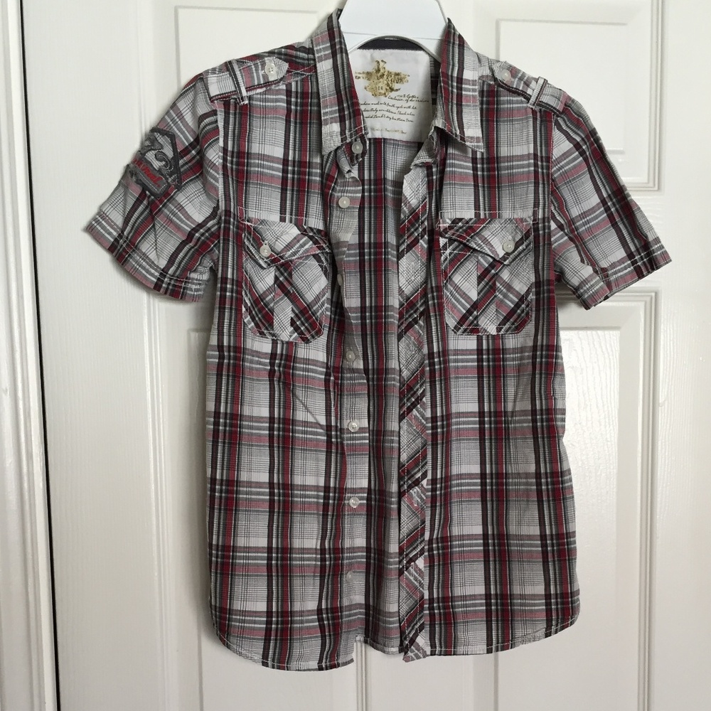 Boy's shirt. Size M